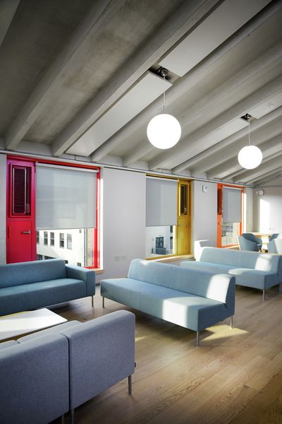 Sistemas de enrollables, SG 4910, Aluscreen Futura 3%, Sevenoaks School, Sevenoaks, United Kingdom