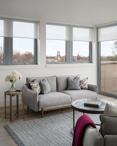 Sistemas de enrollables, SG 4970, Multiscreen 1-10%, The Crescent, Edinburgh, Scotland, UK