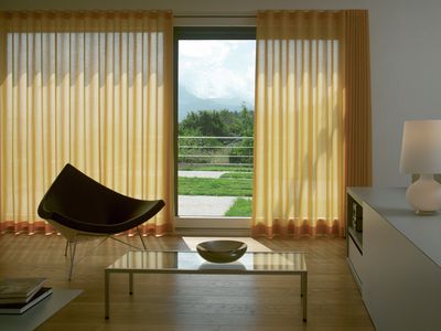 Sistemas de rieles de cortinas de accionamiento manual, Colorama 1, Room shot