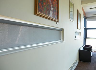 Sistemas de enrollables, SG 4930, Multiscreen 1-10%, Room shot "Durham Gateway", Durham, United Kingdom