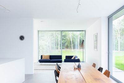 Sistemas de bandas verticales, SG 2910, Palisade Revive, Gerrards Cross, London, United Kingdom