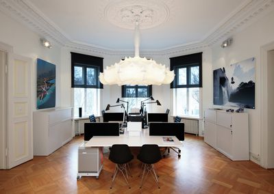 Sistemas de enrollables, Multiscreen 1-10%, Room shot "Red Bull Office", Oslo, Norway