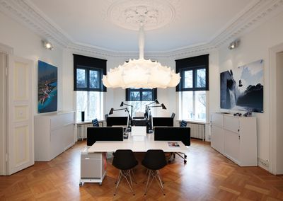 Sistemas de enrollables, Multiscreen 1-10%, Room shot "Red Bull Office", Oslo, Norway