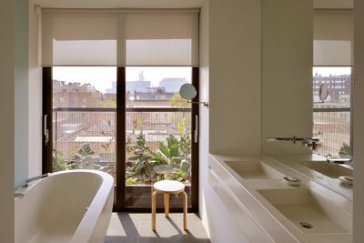 Sistemas de enrollables, SG 4910, Multiscreen 1-10%, Room shot "Bateman's Row Penthouse Apartment", London, United Kingdom