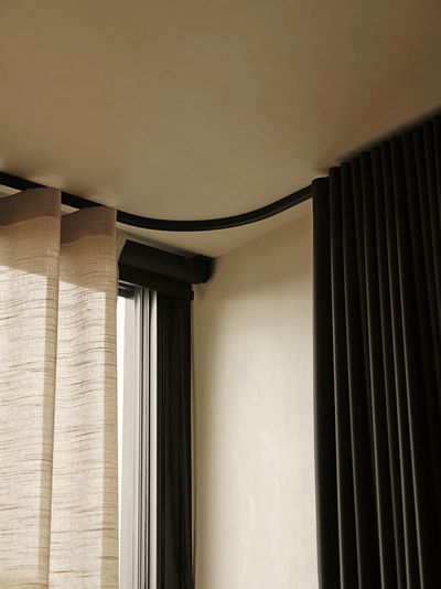 Sistemas de rieles, SG 6870, Multicolour Natura, Bethnal Green, London, United Kingdom, black