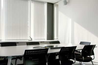 Sistemas de bandas verticales, SG 2910, Room shot "Rivella Headquarters", Rothrist, Switzerland