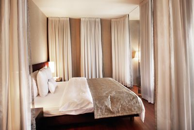 Sistemas de rieles, Customer Fabrics, Room shot "Hotel Park Weggis", Switzerland, Recess