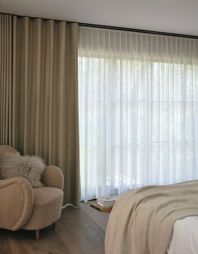 Sistemas de rieles, SG 6465, Leviso, Private House, Cardiff, United Kingdom, Black