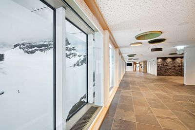Sistemas de enrollables, SG 4970, Aluscreen Futura 3%, Room shot "Glacier Restaurant Jungfraujoch", Switzerland