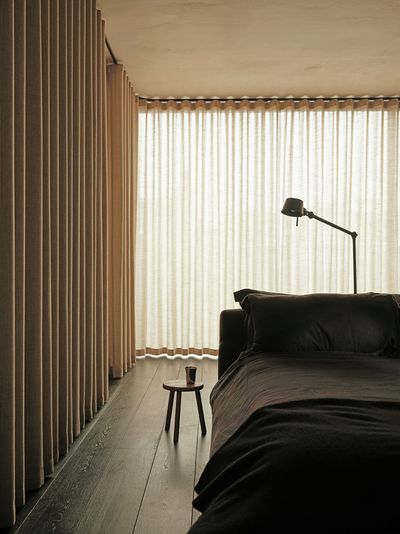 Sistemas de rieles, SG 6870, Multicolour Natura, Bethnal Green, London, United Kingdom, black