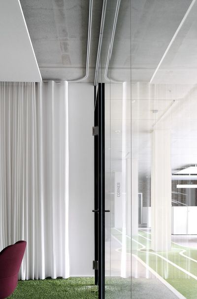 Sistemas de rieles, SG 5600, Colorama 2, One Football, Berlin, Germany, Wave