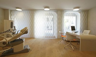 Sistemas de bandas verticales, SG 2950, Multi Shadow, Doctor's Office, Zug, Switzerland, Vertical Waves