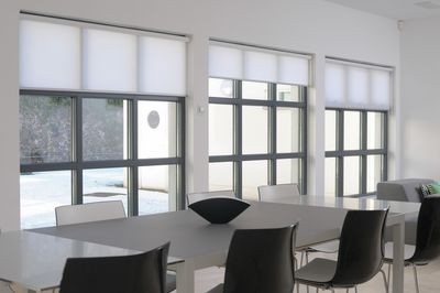 Sistemas de enrollables, SG 4910, Colorama 2, Room shot "Kenny Miller Home", Edinburgh, United Kingdom