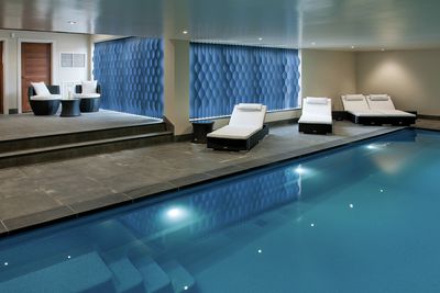 Sistemas de bandas verticales, SG 2910, Multi Visio, Room shot "Rawsons Retreat", Kent, United Kingdom, Vertical Waves