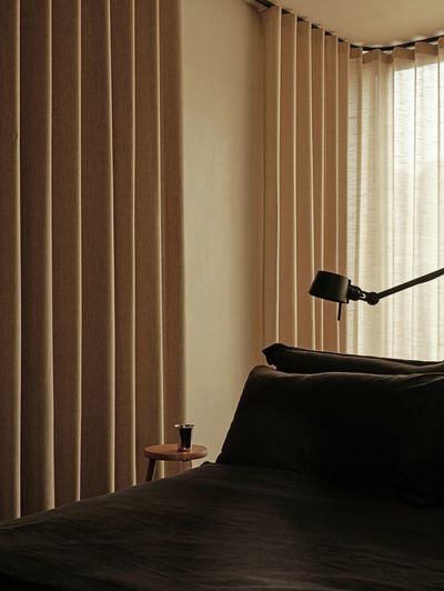 Sistemas de rieles, SG 6870, Multicolour Natura, Bethnal Green, London, United Kingdom, black